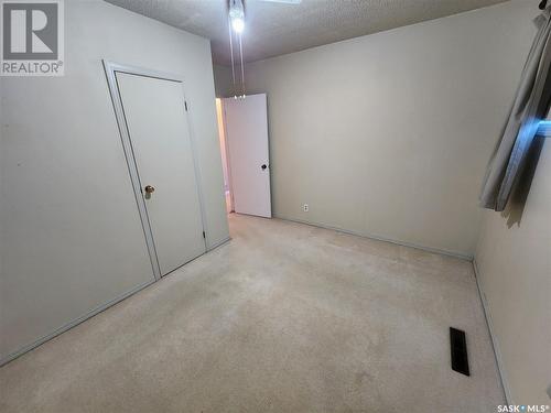 205 1St Avenue Nw, Weyburn, SK - Indoor Photo Showing Other Room