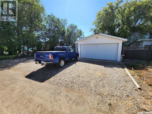 205 1St Avenue Nw, Weyburn, SK - Outdoor