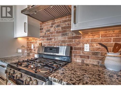 6670 Blackcomb Way, Vernon, BC - Indoor Photo Showing Kitchen