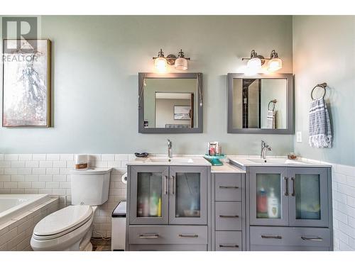 6670 Blackcomb Way, Vernon, BC - Indoor Photo Showing Bathroom