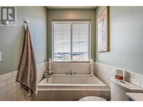 6670 Blackcomb Way, Vernon, BC - Indoor Photo Showing Bathroom