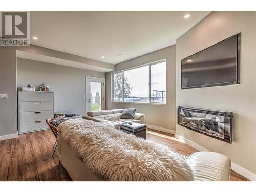 6670 Blackcomb Way, Vernon, BC - Indoor Photo Showing Bedroom