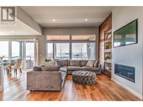 6670 Blackcomb Way, Vernon, BC - Indoor Photo Showing Living Room With Fireplace