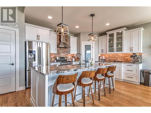 6670 Blackcomb Way, Vernon, BC - Indoor Photo Showing Kitchen With Upgraded Kitchen