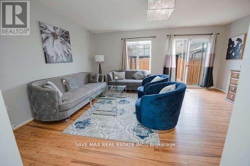 14 Seed Court, Brampton (Fletcher'S Creek Village), ON - Indoor Photo Showing Living Room