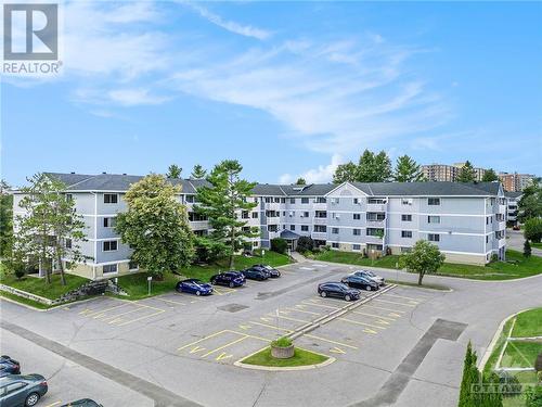 214 Viewmount Drive Unit#102, Ottawa, ON - Outdoor