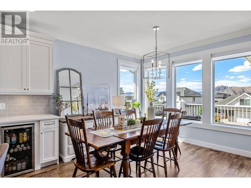 1598 Emerald Drive, Kamloops, BC - Indoor Photo Showing Dining Room