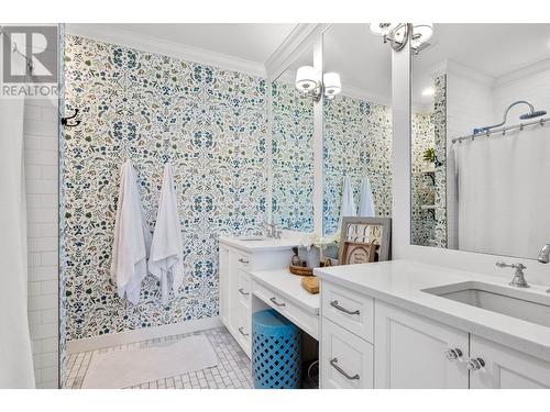 1598 Emerald Drive, Kamloops, BC - Indoor Photo Showing Bathroom