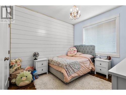 1598 Emerald Drive, Kamloops, BC - Indoor Photo Showing Bedroom