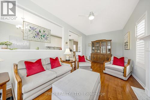 8 Meadowlark Drive, Halton Hills (Georgetown), ON - Indoor Photo Showing Living Room