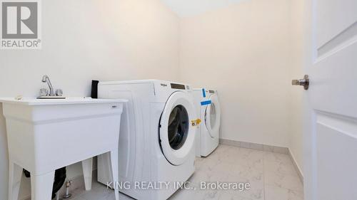 1691 Corsal Court, Innisfil, ON - Indoor Photo Showing Laundry Room