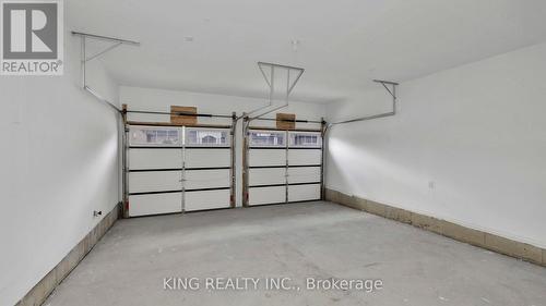 1691 Corsal Court, Innisfil, ON - Indoor Photo Showing Garage