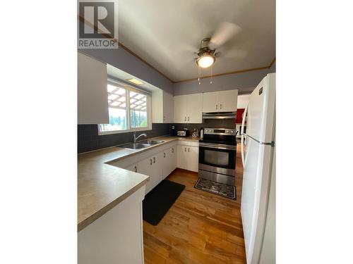 3164 Murray Road, South Slocan, BC - Indoor Photo Showing Kitchen With Double Sink