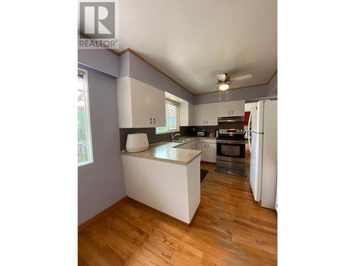 3164 Murray Road, South Slocan, BC - Indoor Photo Showing Kitchen