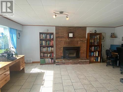 3164 Murray Road, South Slocan, BC - Indoor With Fireplace