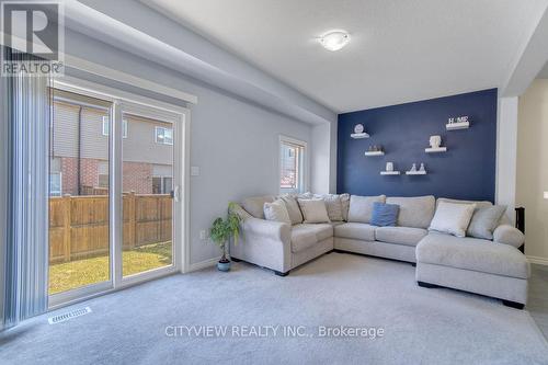 37 - 9 Hampton Brook Way, Hamilton (Mount Hope), ON - Indoor Photo Showing Living Room