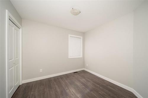 6 Parkside Place, Steinbach, MB - Indoor Photo Showing Other Room