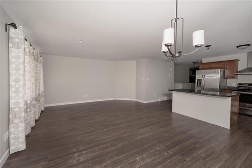 6 Parkside Place, Steinbach, MB - Indoor Photo Showing Kitchen