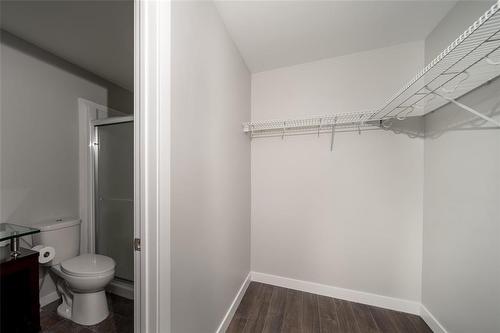 6 Parkside Place, Steinbach, MB - Indoor Photo Showing Bathroom