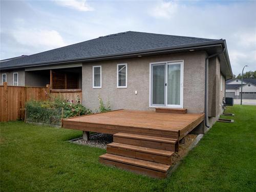 6 Parkside Place, Steinbach, MB - Outdoor With Deck Patio Veranda With Exterior