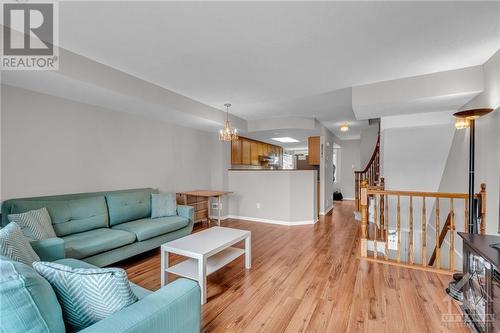 4472 Harper Avenue, Ottawa, ON - Indoor Photo Showing Living Room