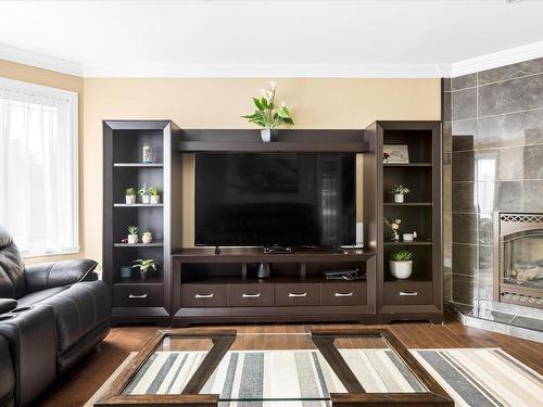 Salon - 7050 Rue Amyot, Trois-Rivières, QC - Indoor Photo Showing Living Room With Fireplace