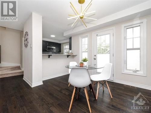 558 Foxlight Circle, Ottawa, ON - Indoor Photo Showing Dining Room