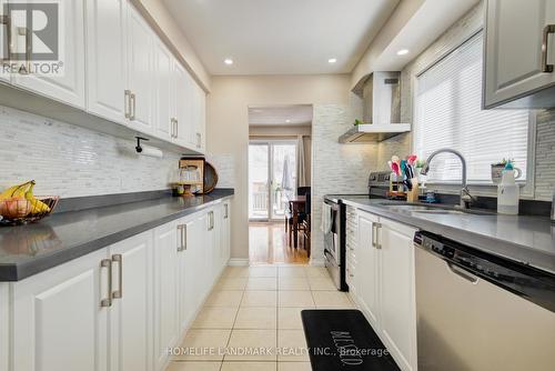 164 Brian Boulevard, Hamilton (Waterdown), ON - Indoor Photo Showing Kitchen With Upgraded Kitchen