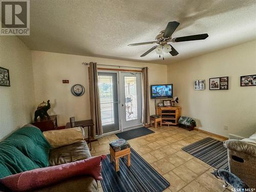 1 Park Boulevard, Melville, SK - Indoor Photo Showing Living Room