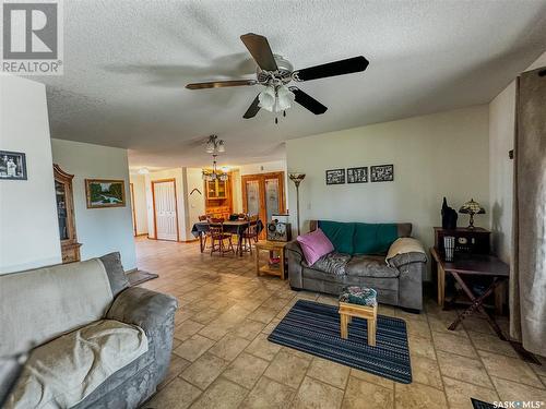 1 Park Boulevard, Melville, SK - Indoor Photo Showing Living Room