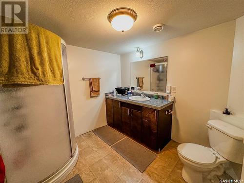 1 Park Boulevard, Melville, SK - Indoor Photo Showing Bathroom