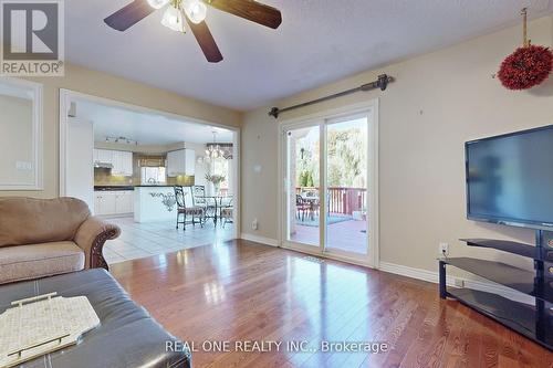 56 Sadot Court, Vaughan, ON - Indoor Photo Showing Living Room