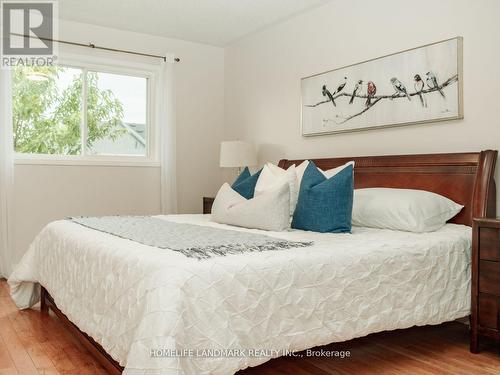 6094 Windfleet Crescent, Mississauga (East Credit), ON - Indoor Photo Showing Bedroom