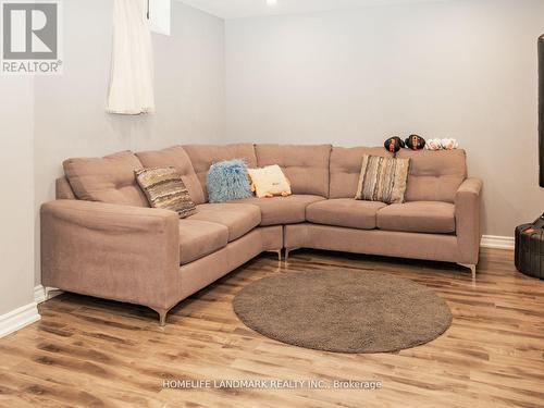 6094 Windfleet Crescent, Mississauga (East Credit), ON - Indoor Photo Showing Living Room