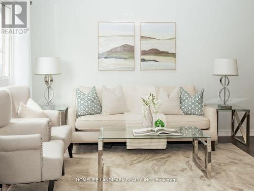 6094 Windfleet Crescent, Mississauga (East Credit), ON - Indoor Photo Showing Living Room