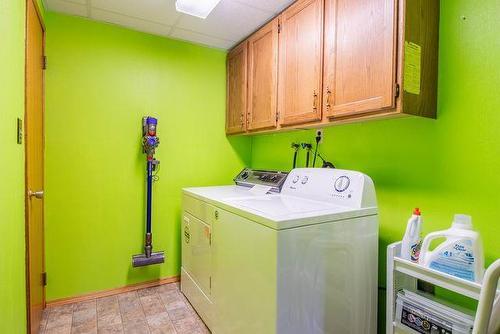 3 Playgreen Place, Arborg, MB - Indoor Photo Showing Laundry Room