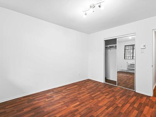 Bedroom - 206-31 Rue Sherbrooke E., Montréal (Le Plateau-Mont-Royal), QC - Indoor Photo Showing Other Room