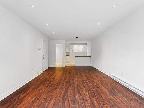 Living room - 206-31 Rue Sherbrooke E., Montréal (Le Plateau-Mont-Royal), QC - Indoor Photo Showing Other Room