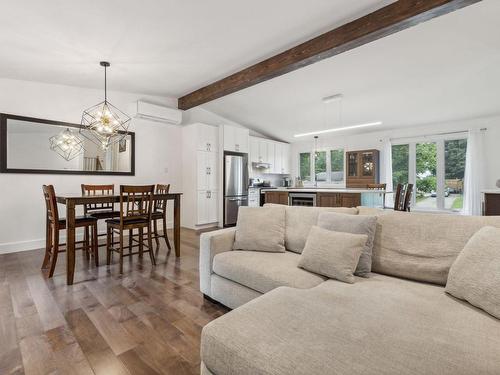 Salle familiale - 66 Rue Desjardins, Gatineau (Hull), QC - Indoor Photo Showing Living Room