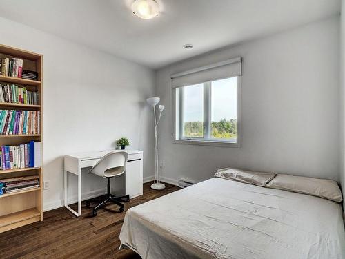 Chambre Ã Â coucher - 770 Rue Du Moissonneur, La Prairie, QC - Indoor Photo Showing Bedroom