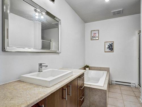 Salle de bains - 770 Rue Du Moissonneur, La Prairie, QC - Indoor Photo Showing Bathroom