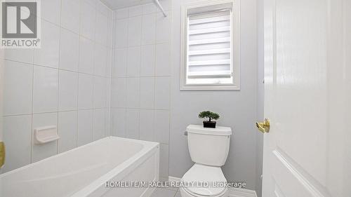 58 Masken Circle, Brampton, ON - Indoor Photo Showing Bathroom