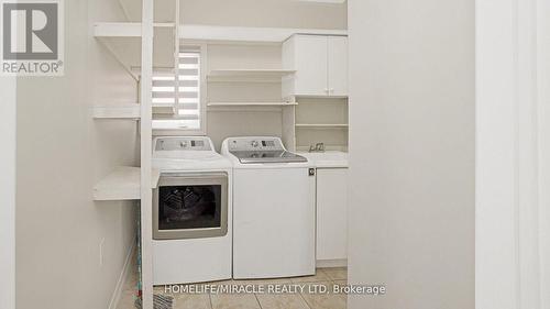 58 Masken Circle, Brampton, ON - Indoor Photo Showing Laundry Room