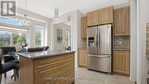 58 Masken Circle, Brampton, ON - Indoor Photo Showing Kitchen