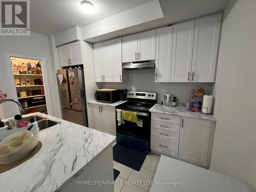 1130 Lockie Drive, Oshawa (Kedron), ON - Indoor Photo Showing Kitchen With Double Sink