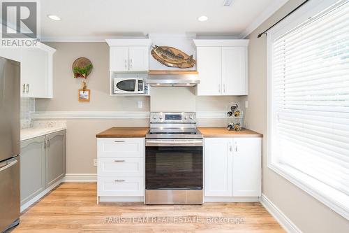 46 Kell Place, Barrie (Bayshore), ON - Indoor Photo Showing Kitchen