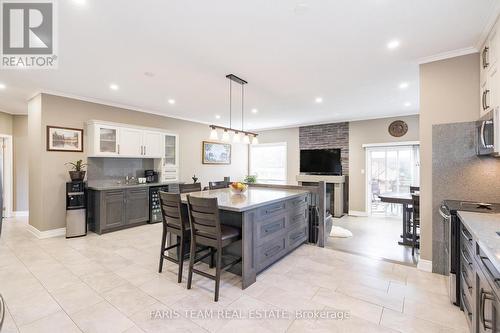 46 Kell Place, Barrie (Bayshore), ON - Indoor Photo Showing Kitchen With Upgraded Kitchen