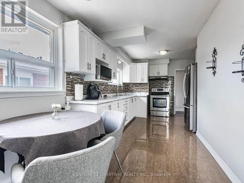 7182 Harwick Drive, Mississauga, ON - Indoor Photo Showing Kitchen