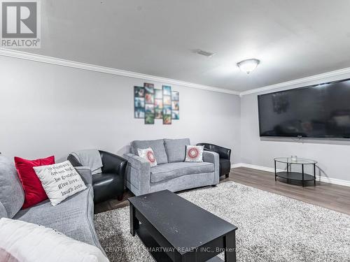 7182 Harwick Drive, Mississauga, ON - Indoor Photo Showing Living Room