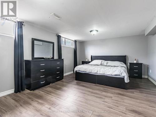 7182 Harwick Drive, Mississauga, ON - Indoor Photo Showing Bedroom